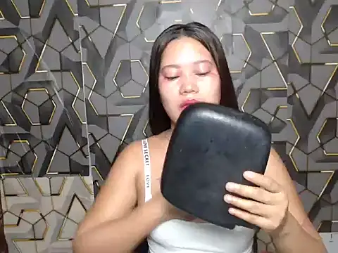 ur prettychelsie online show from June 3, 2026, 6:35 pm