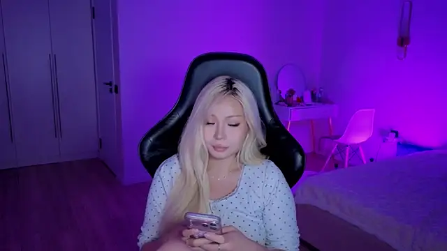 Snapshot of sirenveya chatting on June 22, 2026, 10:18 pm sirenveya online show from June 22, 2026, 10:18 pm