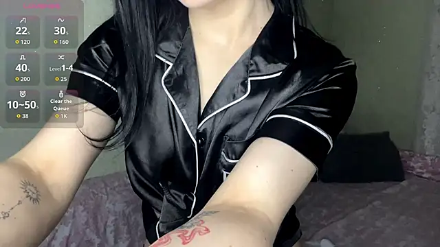 Snapshot of Madisonlovx chatting on June 18, 2026, 7:29 pm Madisonlovx online show from June 18, 2026, 7:29 pm