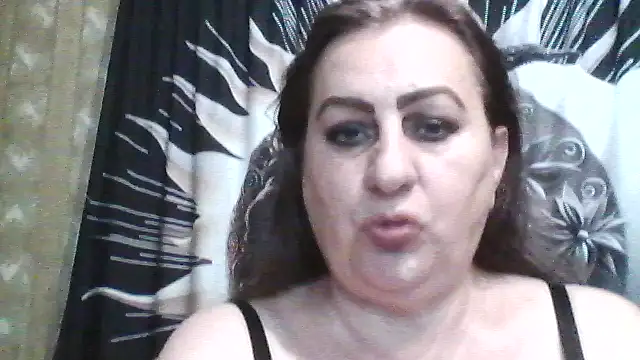 Snapshot of LoaqLovew chatting on June 14, 2026, 9:11 am LoaqLovew online show from June 14, 2026, 9:11 am
