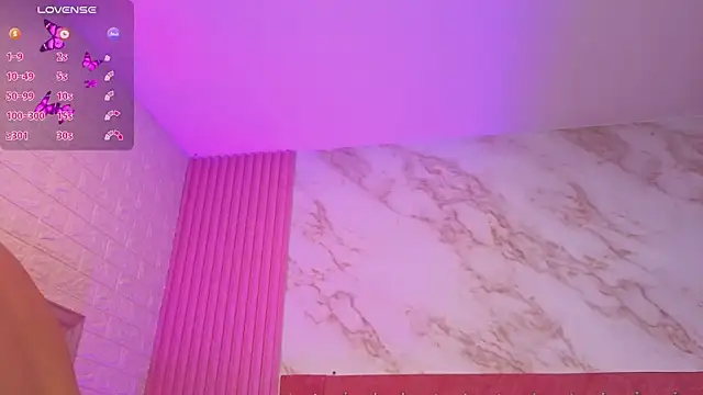 goldilockss15  online show from April 26, 2026, 12:03 pm