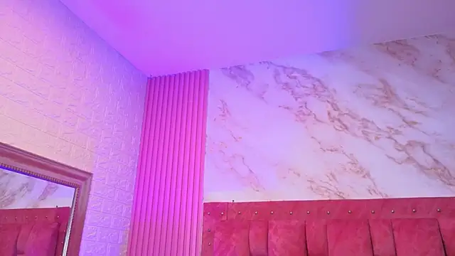 goldilockss15  online show from April 27, 2026, 11:30 am