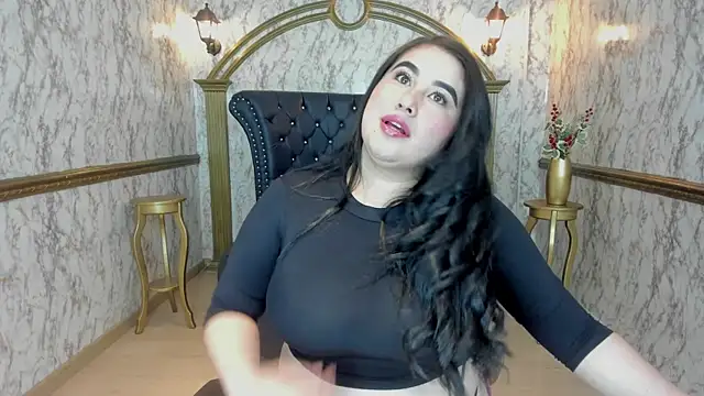 CamilaPietri online show from May 12, 2026, 8:28 pm
