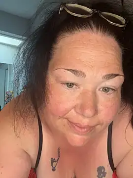 Snapshot of chelledark chatting on June 8, 2026, 4:18 pm chelledark online show from June 8, 2026, 4:18 pm