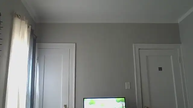 Snapshot of ptpom_lucc chatting on May 8, 2026, 4:12 pm ptpom lucc online show from May 8, 2026, 4:12 pm