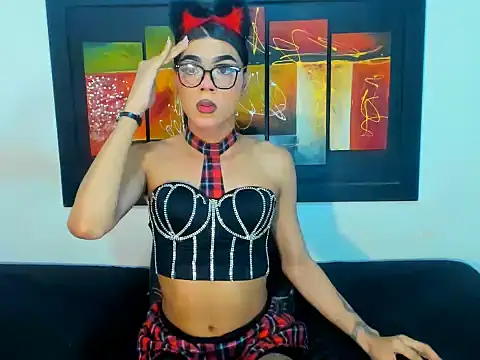 Snapshot of Miastephensz chatting on May 16, 2026, 3:25 am Miastephensz online show from May 16, 2026, 3:25 am