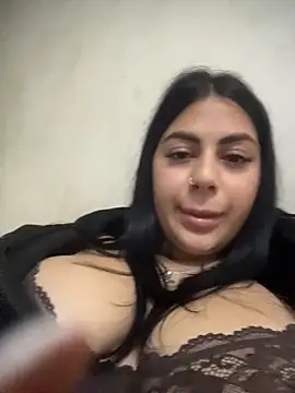 LilyLovell online show from April 30, 2026, 8:57 pm
