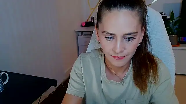 Snapshot of khalessi13 chatting on June 27, 2026, 10:26 pm khalessi13 online show from June 27, 2026, 10:26 pm