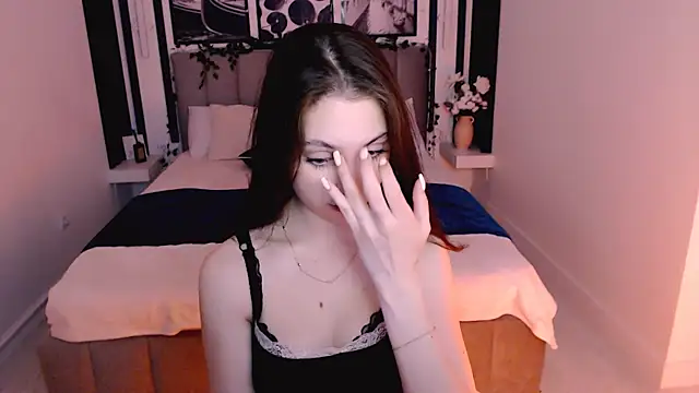  AliceWells online show from July 9, 2026, 7:01 am
