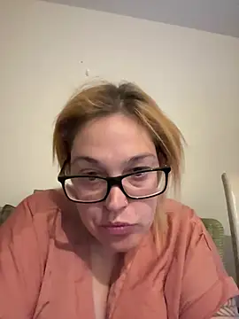 Snapshot of SecretRavenXO chatting on May 15, 2026, 11:01 pm SecretRavenXO online show from May 15, 2026, 11:01 pm