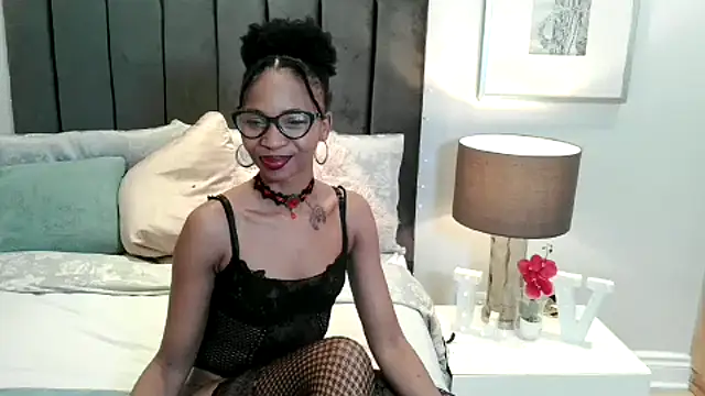 Miss-Erotic-Narcotic online show from June 4, 2026, 9:32 pm