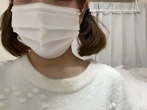 hiyo vv  online show from April 25, 2026, 12:41 pm