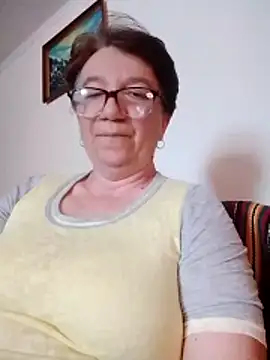 Snapshot of KetQueen101 chatting on May 12, 2026, 8:11 am KetQueen101 online show from May 12, 2026, 8:11 am