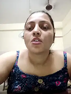 Snapshot of Aayaat__ chatting on May 22, 2026, 6:31 am Aayaat online show from May 22, 2026, 6:31 am