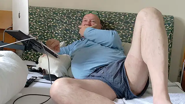 Snapshot of KinkCentral chatting on May 15, 2026, 9:16 am KinkCentral online show from May 15, 2026, 9:16 am