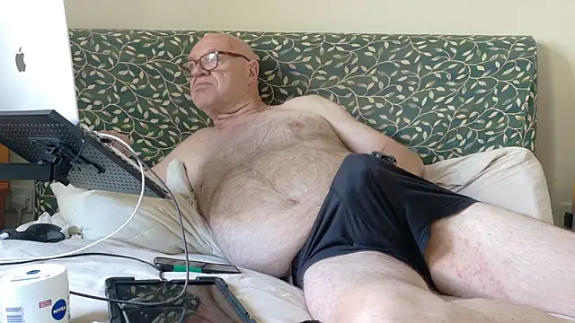 Snapshot of KinkCentral chatting on May 31, 2026, 6:20 pm KinkCentral online show from May 31, 2026, 6:20 pm