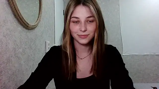 Snapshot of Touch_And_Run chatting on June 3, 2026, 7:19 pm Touch And Run online show from June 3, 2026, 7:19 pm