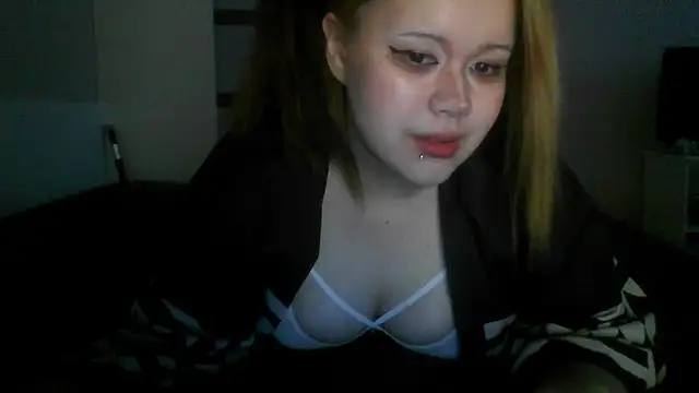 Amanda Mia  online show from June 11, 2026, 4:49 pm