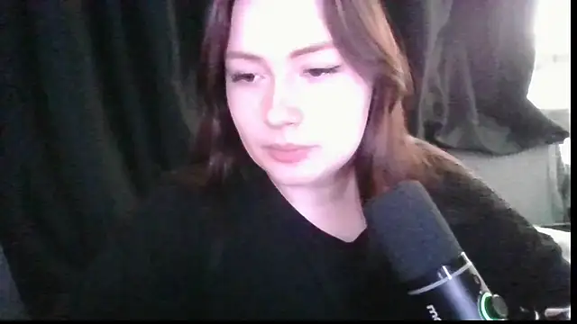 Tendre Amelia online show from May 12, 2026, 1:41 pm