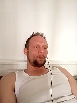 FlirtFehler404 online show from April 24, 2026, 4:20 pm