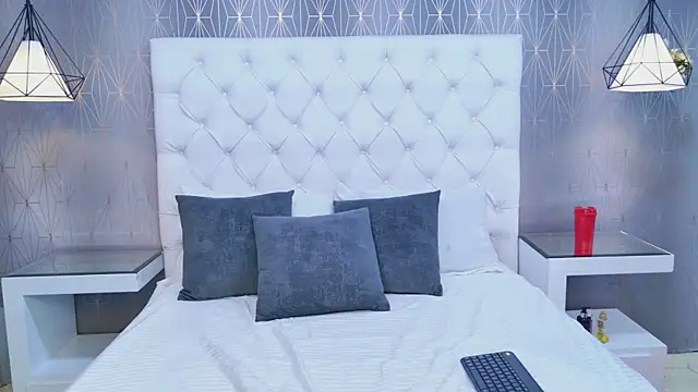 CarolineOlsen online show from June 28, 2026, 4:18 am