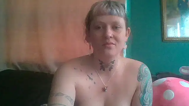 RosieSwitchBitch online show from May 7, 2026, 4:56 pm