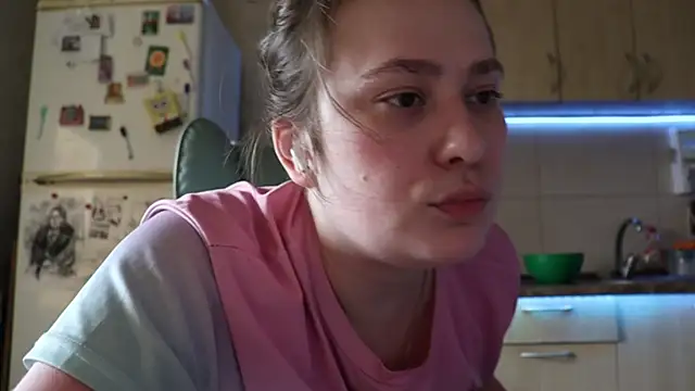 BettyRussian online show from June 25, 2026, 5:12 am