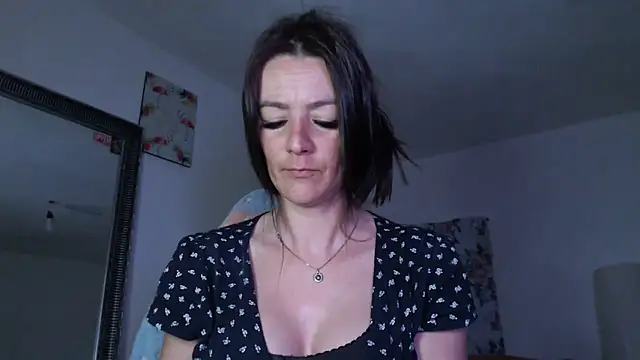 Snapshot of missydiorr10 chatting on May 8, 2026, 6:52 am missydiorr10 online show from May 8, 2026, 6:52 am