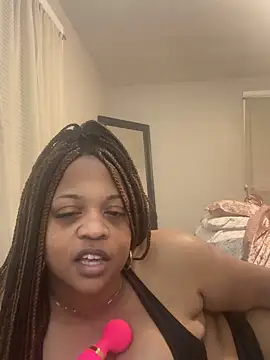 Snapshot of richierichelle chatting on April 29, 2026, 3:32 am richierichelle online show from April 29, 2026, 3:32 am