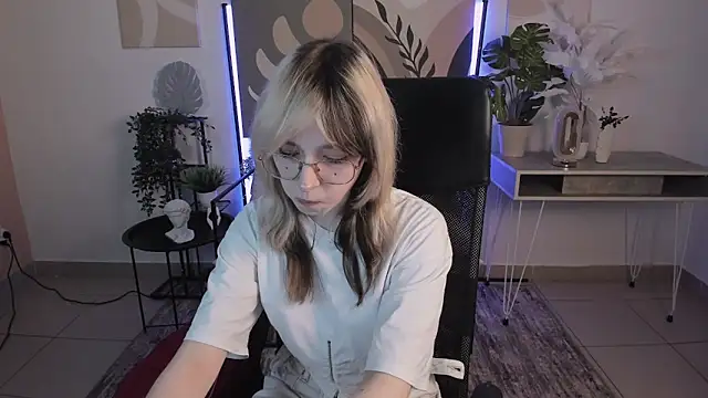 NyxCalderra online show from June 5, 2026, 4:41 am