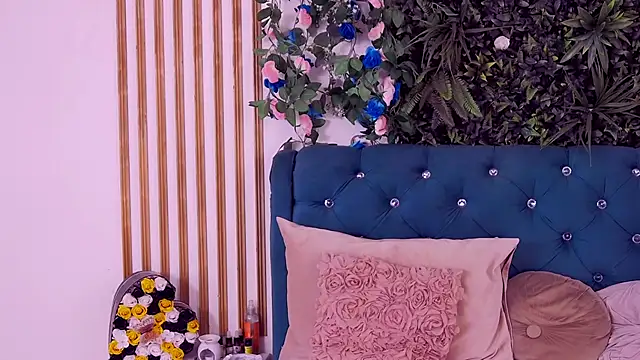 CherryMuse  online show from April 26, 2026, 4:21 am