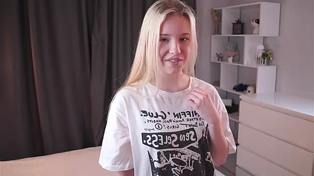 Sweet Love Lily online show from April 27, 2026, 7:12 pm