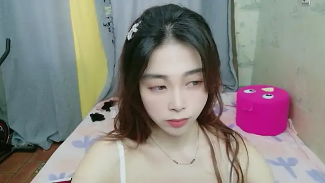 xiaoxiaohong030 online show from April 29, 2026, 7:23 am