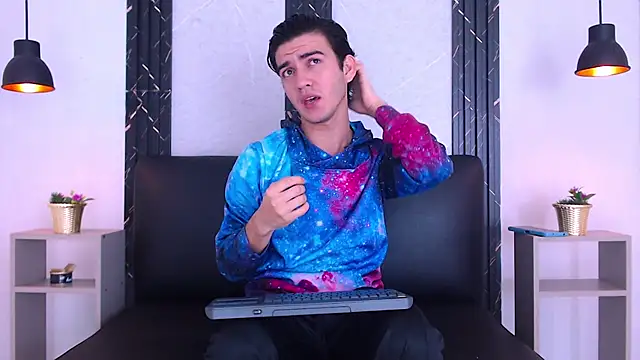 Snapshot of Feiccer_Castquer chatting on April 27, 2026, 11:36 pm Feiccer Castquer online show from April 27, 2026, 11:36 pm