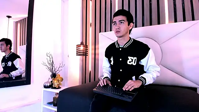 Snapshot of Feiccer_Castquer chatting on May 3, 2026, 11:16 am Feiccer Castquer online show from May 3, 2026, 11:16 am
