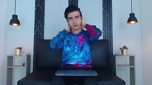 Snapshot of Feiccer_Castquer chatting on May 4, 2026, 11:17 am Feiccer Castquer online show from May 4, 2026, 11:17 am