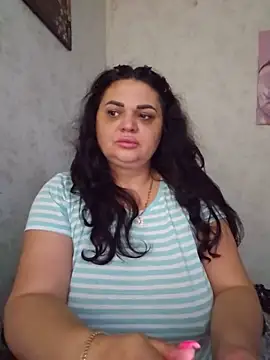 Snapshot of -CUTE-EVVIL- chatting on June 12, 2026, 7:02 pm -CUTE-EVVIL- online show from June 12, 2026, 7:02 pm