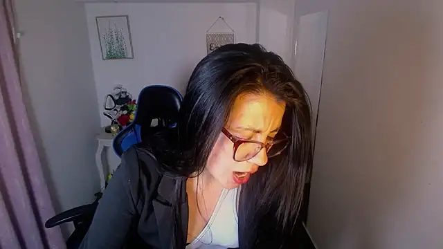 Snapshot of Valeri_bj chatting on June 12, 2026, 8:41 pm Valeri bj online show from June 12, 2026, 8:41 pm