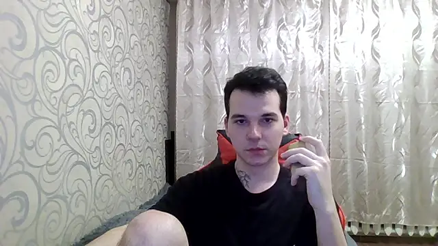 gwinbladee online show from April 26, 2026, 3:21 pm