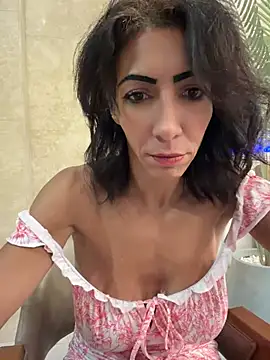 Yasmiinee online show from June 24, 2026, 7:24 pm