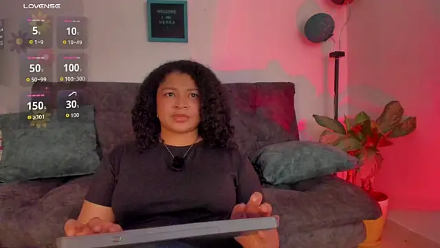 Snapshot of Nerea- chatting on July 8, 2026, 5:01 am Nerea- online show from July 8, 2026, 5:01 am