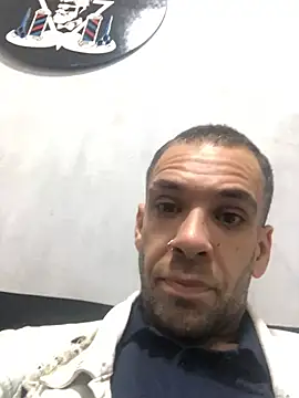 justef09 online show from May 15, 2026, 9:22 pm