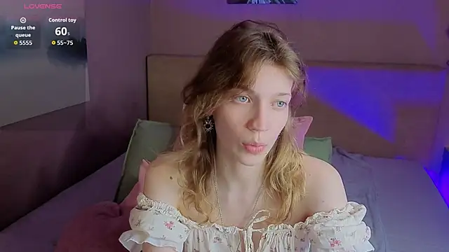 Emily Cartex online show from July 9, 2026, 6:17 am
