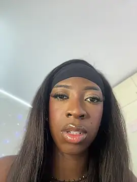 SpicySweetie online show from May 6, 2026, 10:59 pm