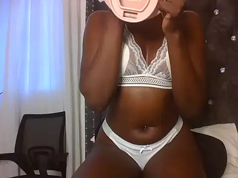 Snapshot of lil_creamer chatting on April 29, 2026, 5:22 am lil creamer online show from April 29, 2026, 5:22 am