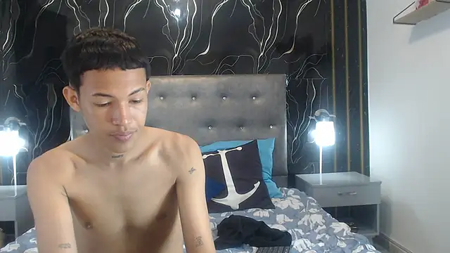 PhillipCox online show from April 30, 2026, 8:15 pm