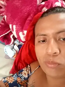 kimlizz12 online show from April 25, 2026, 5:10 pm