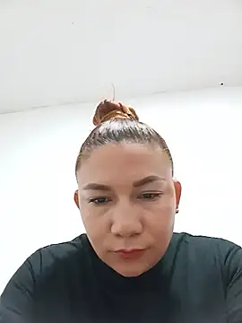 Snapshot of Luna_Morch chatting on June 10, 2026, 11:57 pm Luna Morch online show from June 10, 2026, 11:57 pm