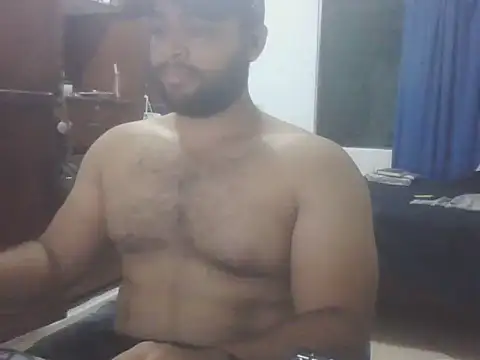 Snapshot of Bearmachin chatting on May 4, 2026, 2:51 am Bearmachin online show from May 4, 2026, 2:51 am
