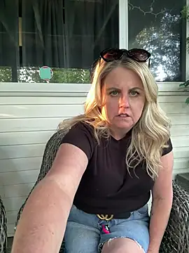 Bruiserboomer2 online show from June 23, 2026, 11:36 pm